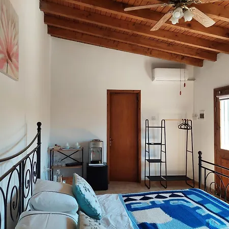 منزل ريفي The Little House *